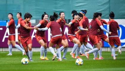  巴黎主场憾平里尔，争冠主动权拱手相让  